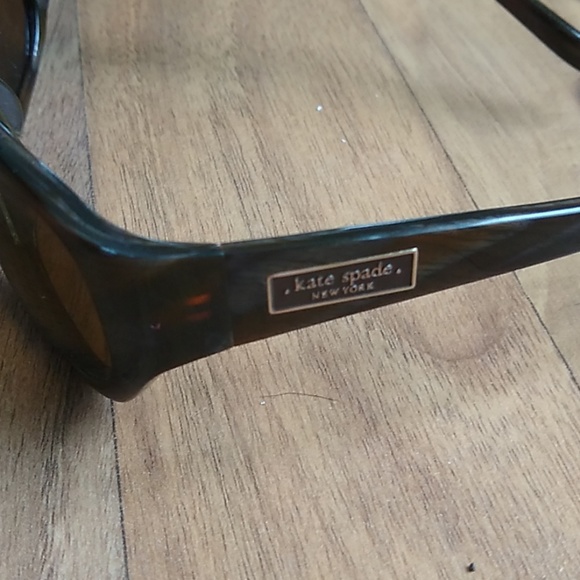 Kate Spade - sunglasses - Picture 2 of 3